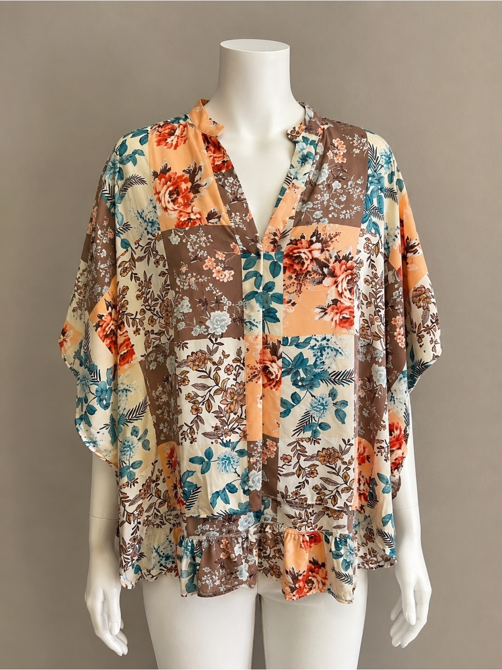 Andree by unit NWT blouse Small color blocking